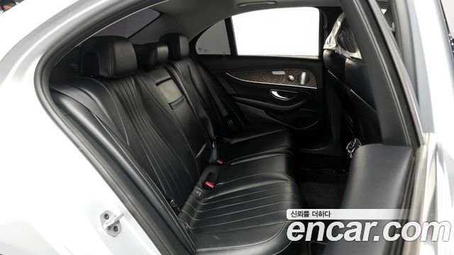 Mercedes-Benz E-Class E300 Exclusive
