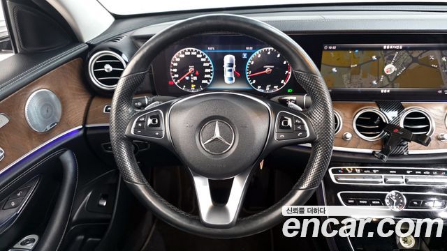 Mercedes-Benz E-Class E300 Exclusive