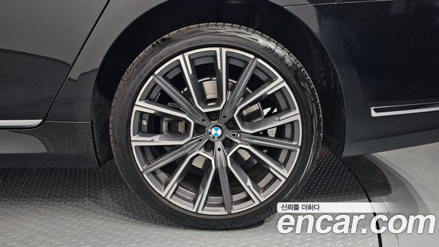 BMW 7-Series 740Li xDrive M Sport Package