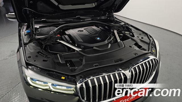 BMW 7-Series 740Li xDrive M Sport Package