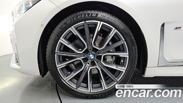 BMW 7-Series 740i M Sport