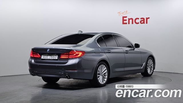 BMW 5-Series 520d xDrive Luxury Plus