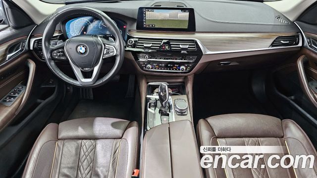 BMW 5-Series 520d xDrive Luxury Plus