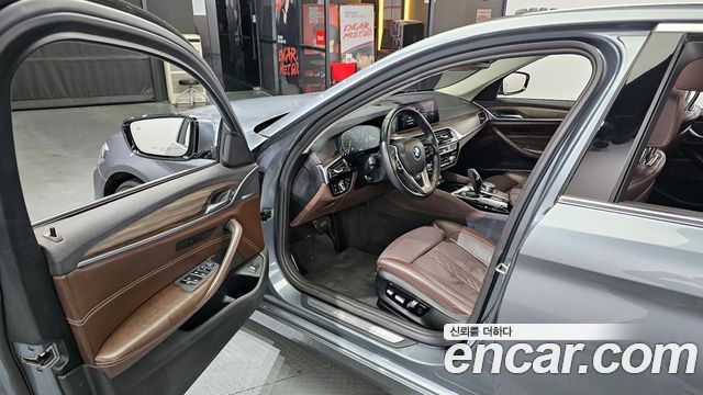 BMW 5-Series 520d xDrive Luxury Plus