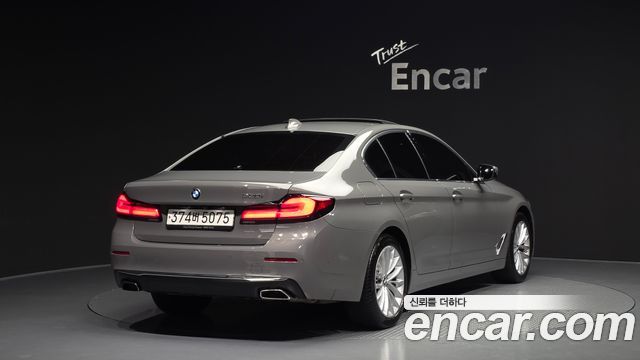BMW 5-Series 530i Luxury