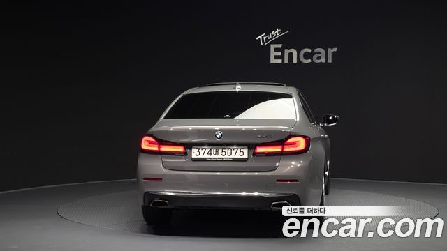 BMW 5-Series 530i Luxury