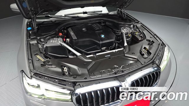 BMW 5-Series 530i Luxury
