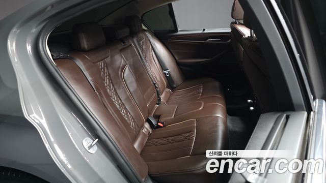 BMW 5-Series 530i Luxury