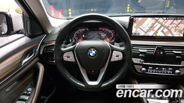 BMW 5-Series 530i Luxury