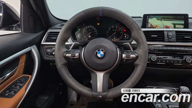 BMW 3-Series 330i M Sport Shadow