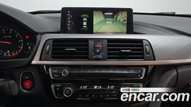 BMW 3-Series 330i M Sport Shadow