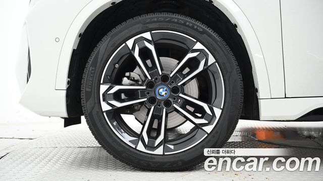 BMW iX1 xDrive 30 M Sport