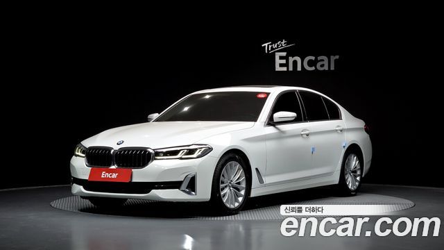 BMW 5-Series 520i Luxury