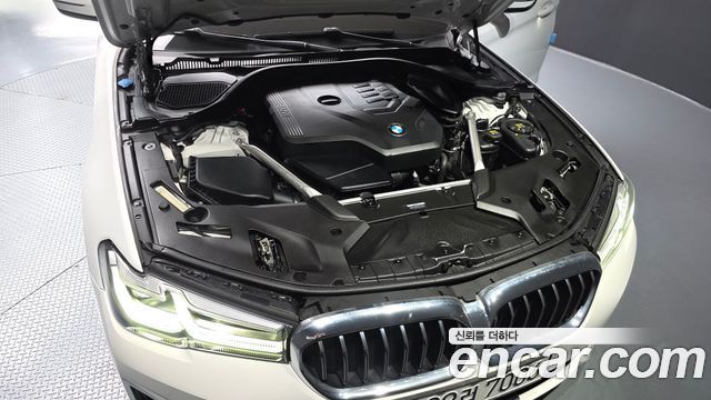 BMW 5-Series 520i Luxury