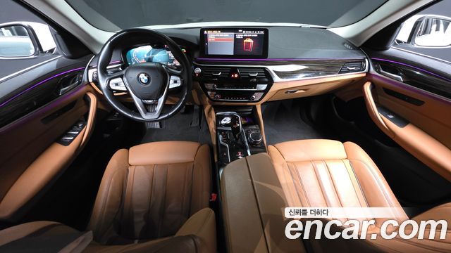 BMW 5-Series 520i Luxury