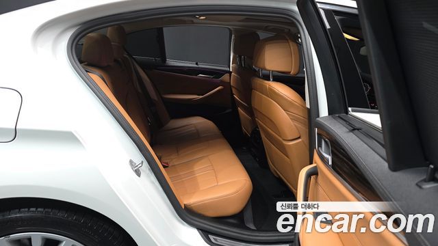 BMW 5-Series 520i Luxury