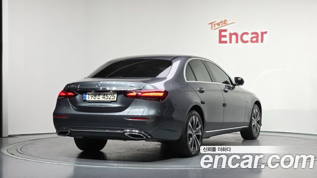 Mercedes-Benz E-Class E300e 4MATIC Exclusive