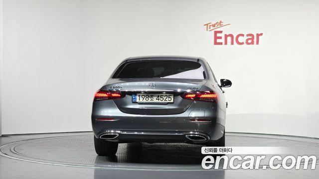 Mercedes-Benz E-Class E300e 4MATIC Exclusive