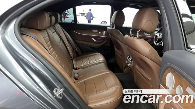 Mercedes-Benz E-Class E300e 4MATIC Exclusive