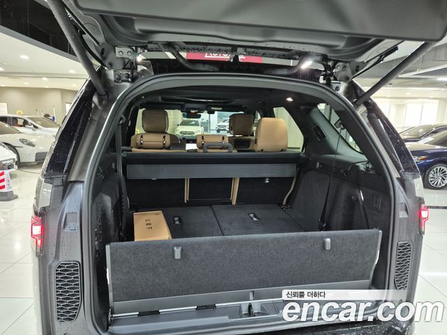 Land Rover Discovery D350 Dynamic HSE