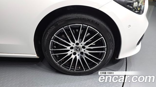 Mercedes-Benz C-Class C200 4MATIC Avantgarde