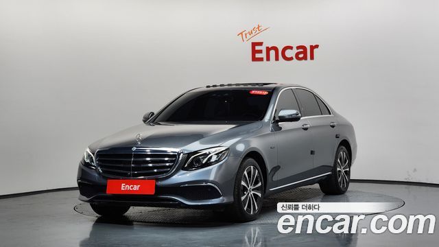 Mercedes-Benz E-Class E300e 4MATIC Exclusive