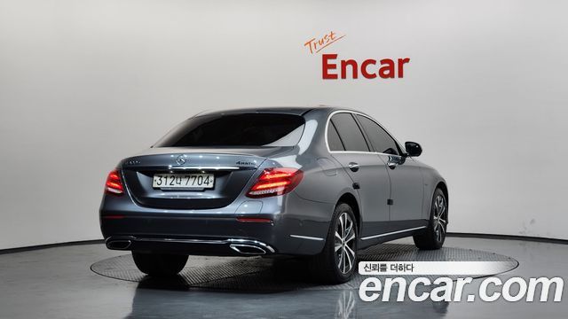 Mercedes-Benz E-Class E300e 4MATIC Exclusive