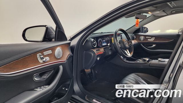 Mercedes-Benz E-Class E300e 4MATIC Exclusive