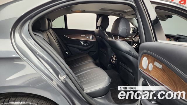 Mercedes-Benz E-Class E300e 4MATIC Exclusive