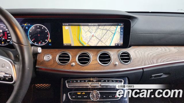 Mercedes-Benz E-Class E300e 4MATIC Exclusive