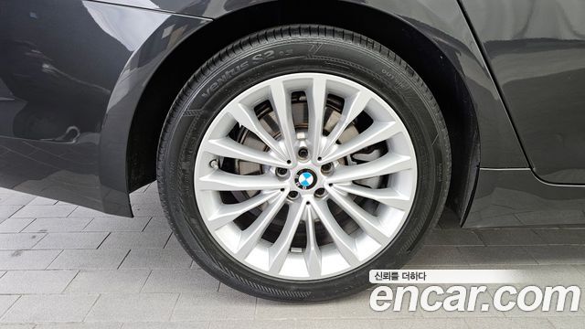 BMW 5-Series 530i xDrive Luxury Plus