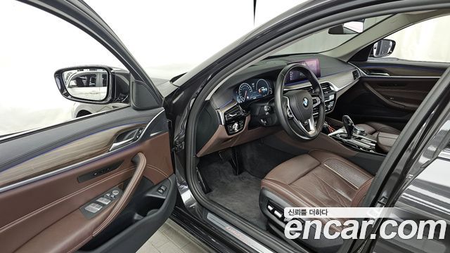 BMW 5-Series 530i xDrive Luxury Plus