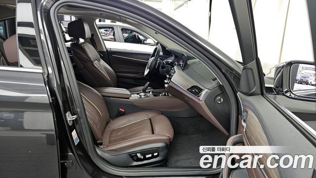 BMW 5-Series 530i xDrive Luxury Plus