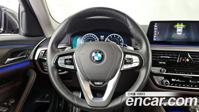 BMW 5-Series 530i xDrive Luxury Plus