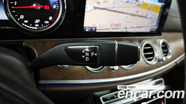 Mercedes-Benz E-Class E220d Exclusive
