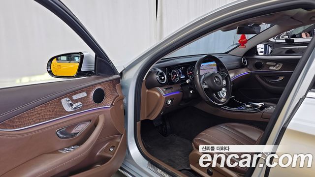 Mercedes-Benz E-Class E220d Exclusive