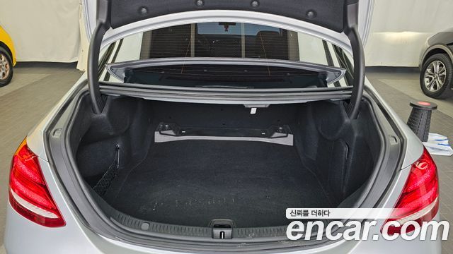 Mercedes-Benz E-Class E220d Exclusive