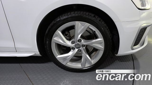 Audi A4 40 TFSI Premium