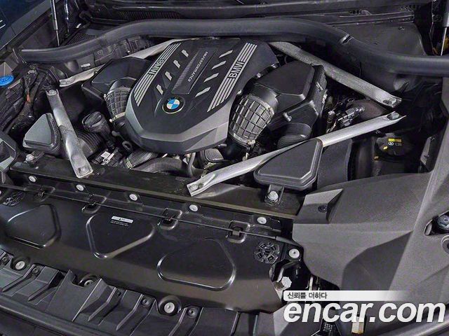BMW X7 M50i 6STR