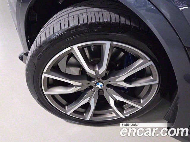 BMW X7 M50i 6STR