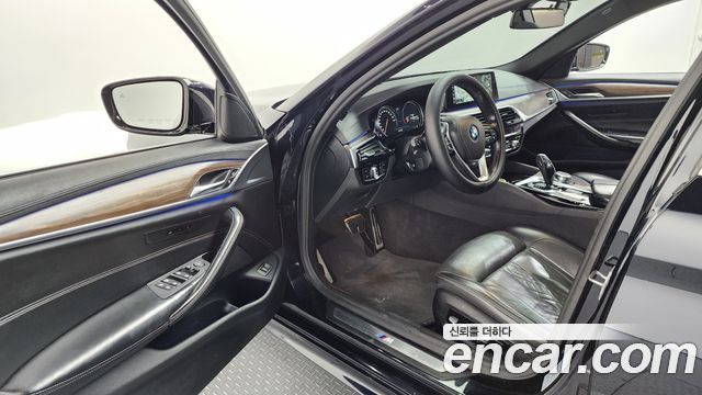 BMW 5-Series 520d xDrive M Sport Package Plus