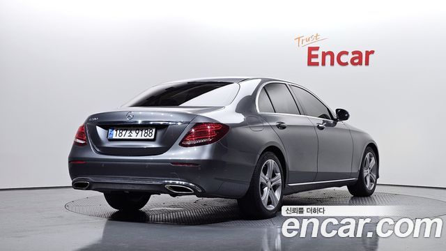 Mercedes-Benz E-Class E200 Avantgarde