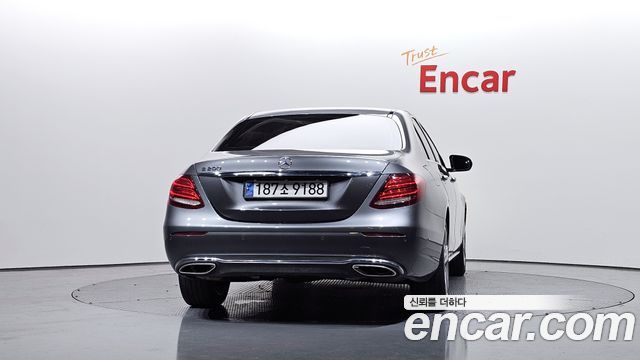 Mercedes-Benz E-Class E200 Avantgarde
