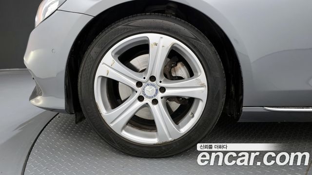 Mercedes-Benz E-Class E200 Avantgarde