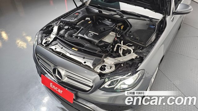 Mercedes-Benz E-Class E200 Avantgarde