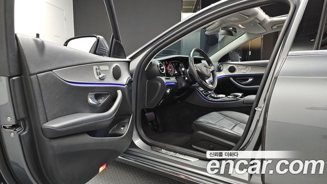 Mercedes-Benz E-Class E200 Avantgarde
