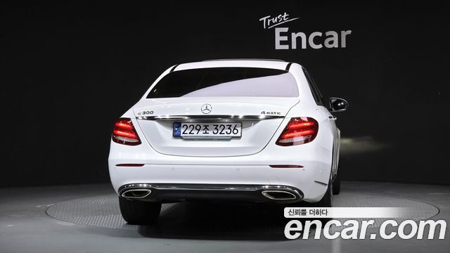 Mercedes-Benz E-Class E300 Exclusive