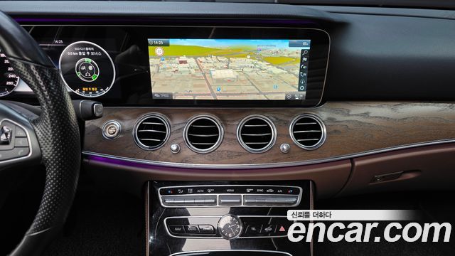 Mercedes-Benz E-Class E300 Exclusive
