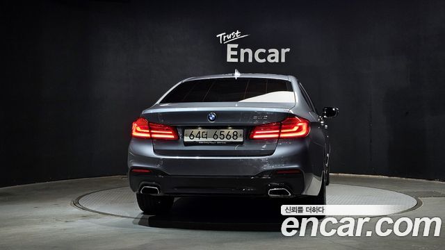 BMW 5-Series 530i M Sport Package Plus