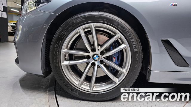 BMW 5-Series 530i M Sport Package Plus